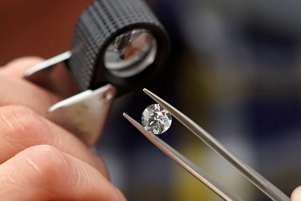 Certificate Course in Diamond Grading Identification CCDGI Vogue Institute of Art and Design